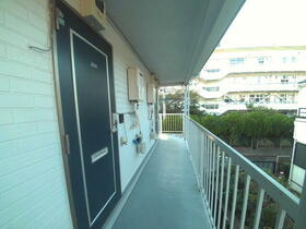 13/13 エントランス