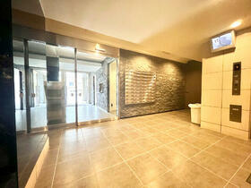 17/17 エントランス