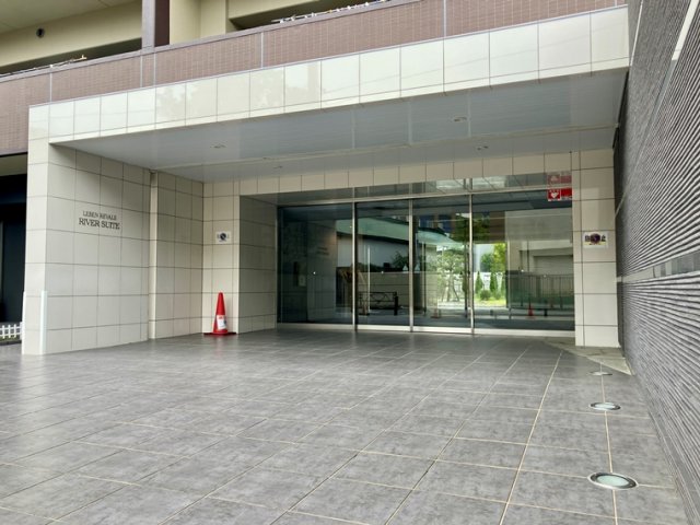 18/18 エントランス