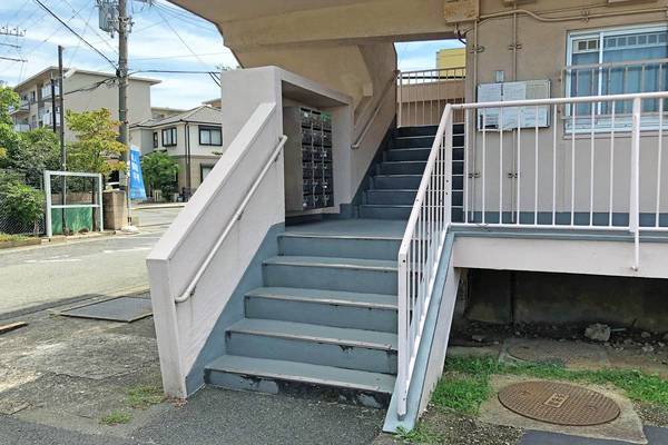 15/22 エントランス