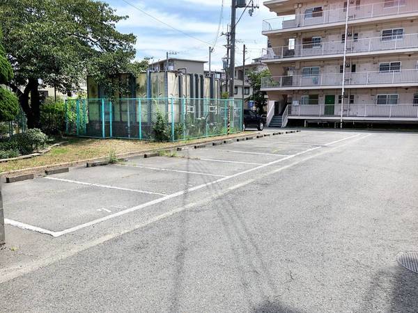 16/22 駐車場