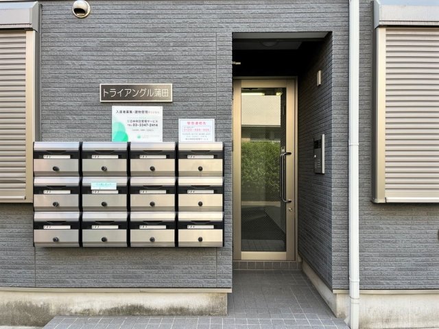 2/2 エントランス