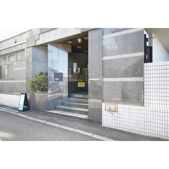 2/3 エントランス