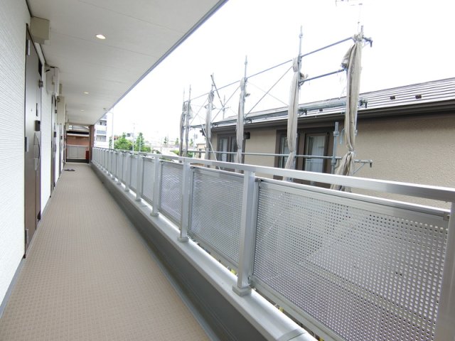 20/21 エントランス