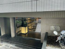 5/5 エントランス