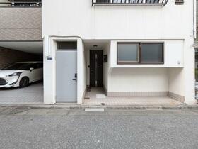 16/16 エントランス