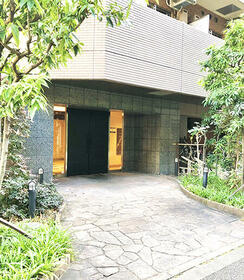 14/15 エントランス