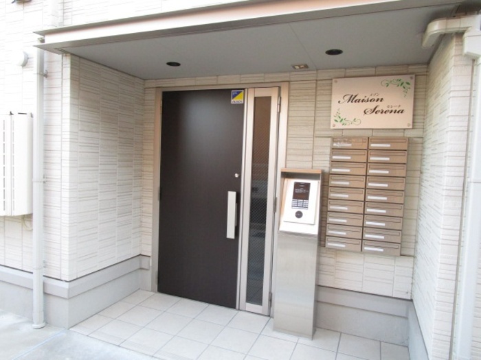 16/20 エントランス