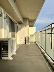 13/16 バルコニー