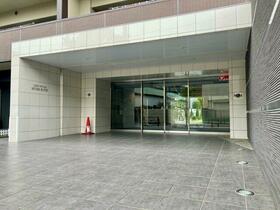 16/16 エントランス