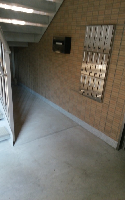 18/19 エントランス