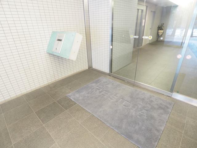 16/17 エントランス