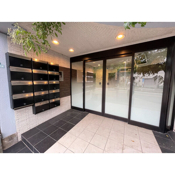 13/16 エントランス