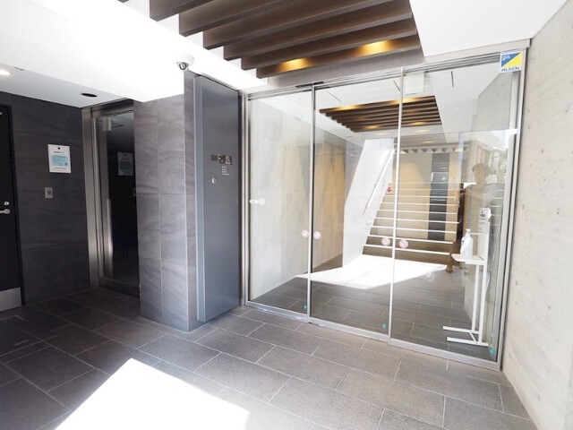 19/20 エントランス