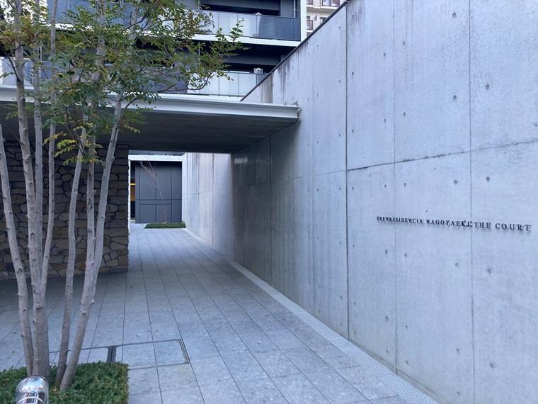 14/15 エントランス