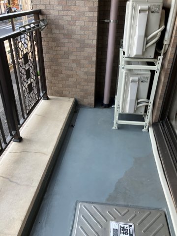 13/18 バルコニー