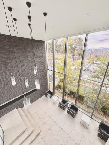 16/17 エントランス