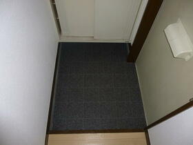 16/16 エントランス