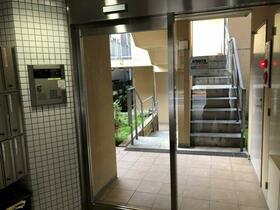 2/2 エントランス