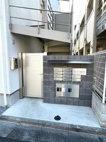 16/16 エントランス