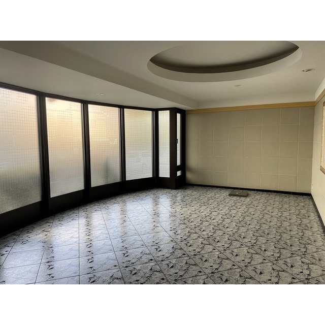 5/5 エントランス