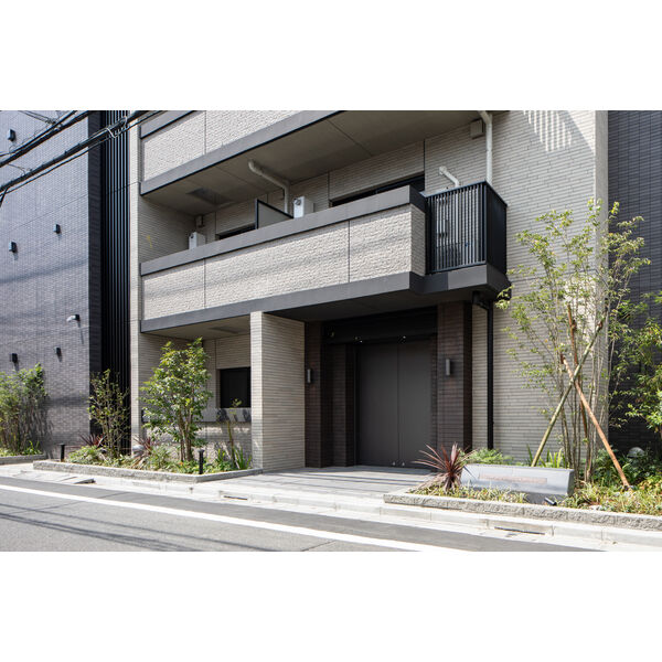 23/30 エントランス