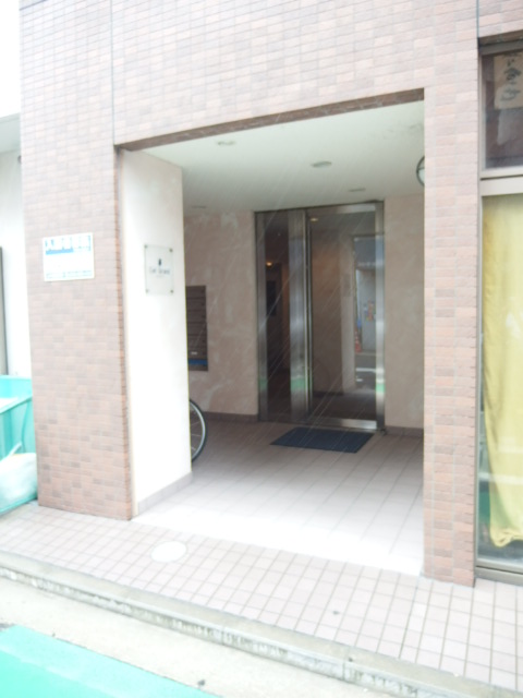 2/4 エントランス