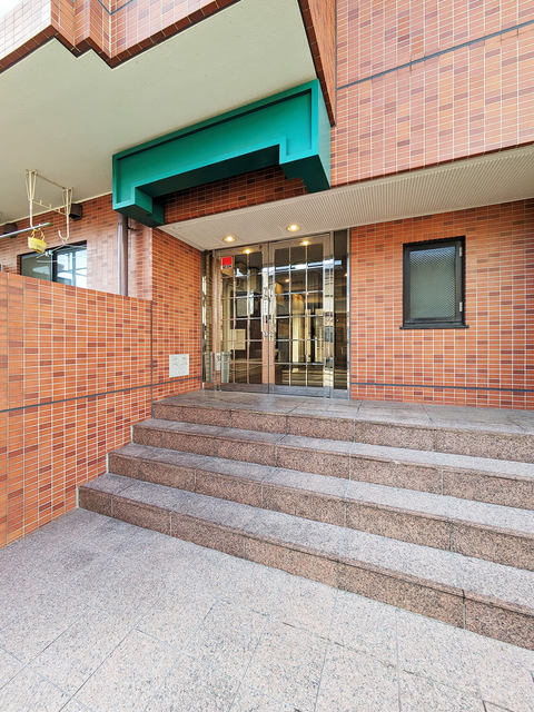 28/28 エントランス