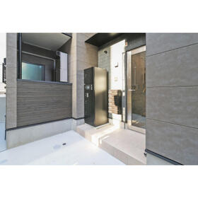 2/2 エントランス