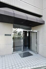 16/16 エントランス