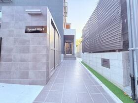 16/16 エントランス