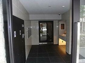 13/14 エントランス