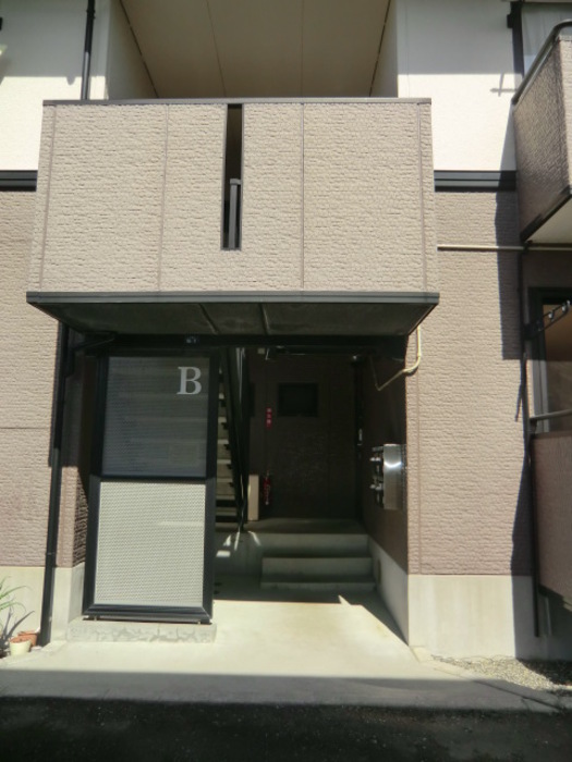 19/30 エントランス