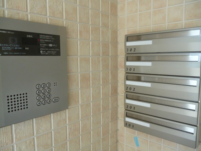 18/28 エントランス