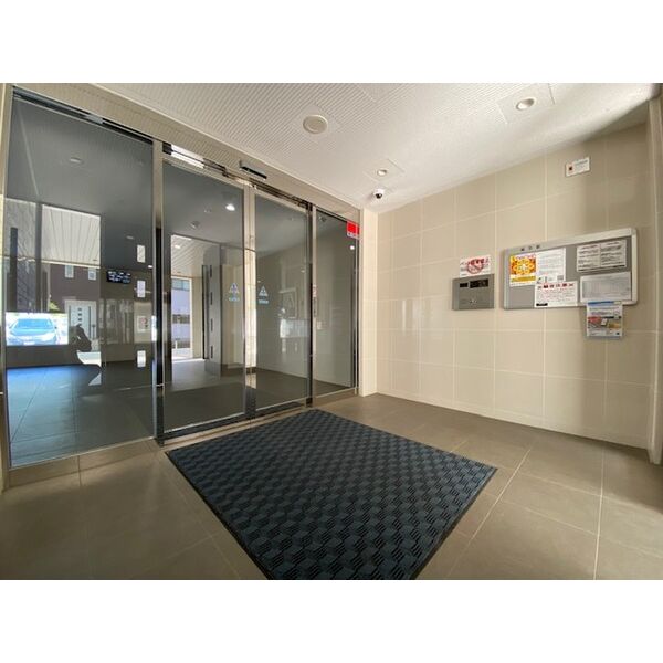 5/5 エントランス