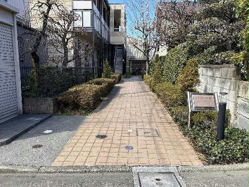 2/2 エントランス