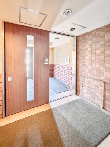 20/22 エントランス