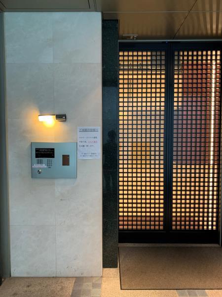 26/30 エントランス