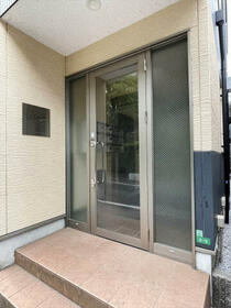 2/2 エントランス