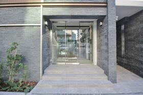 16/18 エントランス