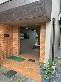 2/2 エントランス