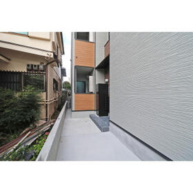 16/16 エントランス