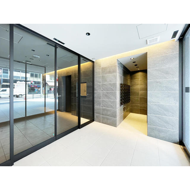 16/21 エントランス