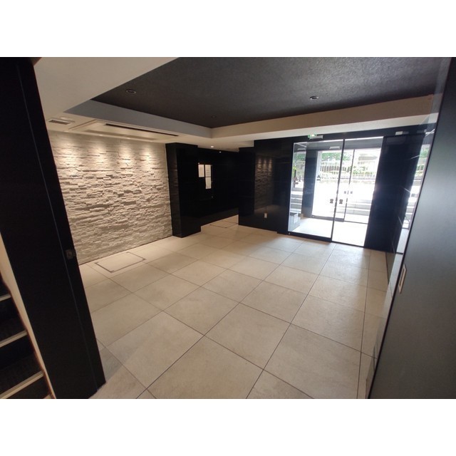 14/23 エントランス