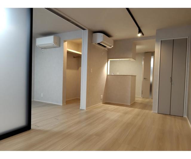 18/29 リビング/ダイニング