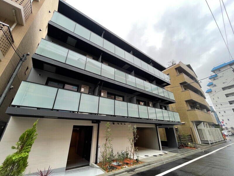 16/21 エントランス