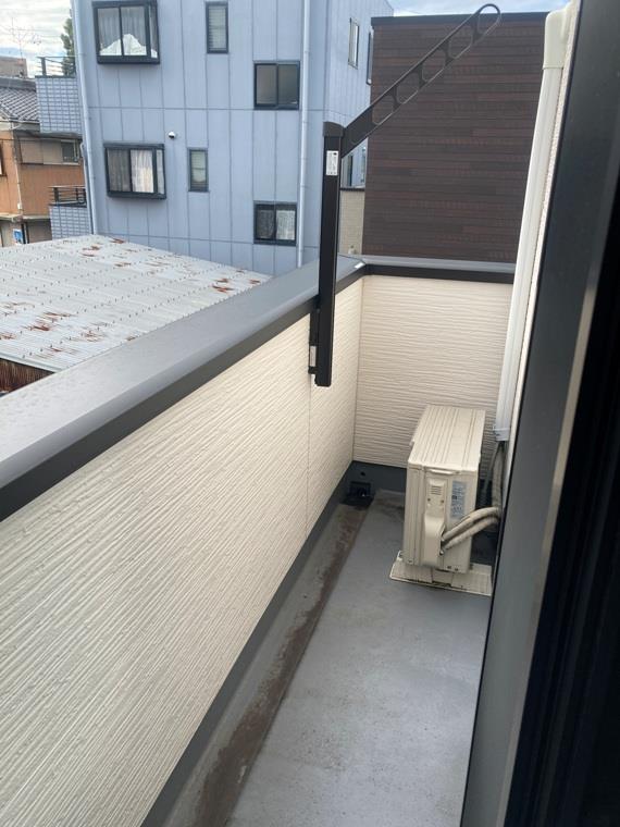13/18 バルコニー