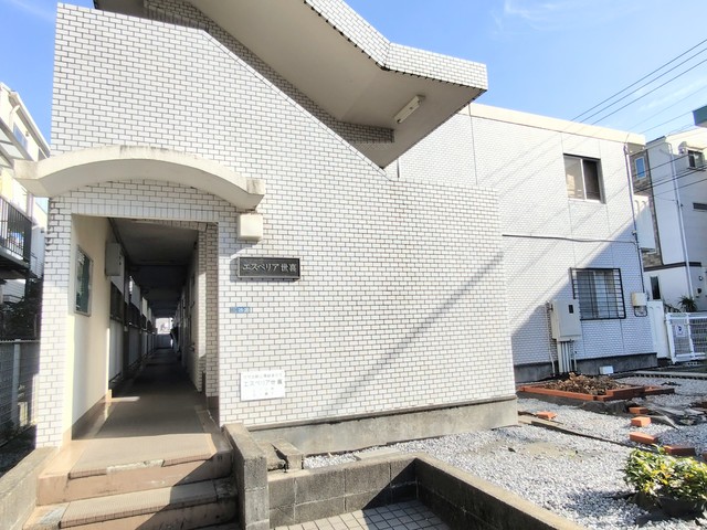 25/28 エントランス