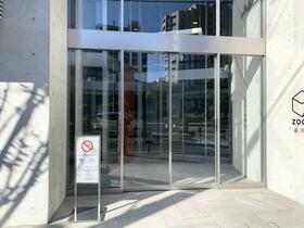 15/15 エントランス