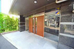 17/17 エントランス